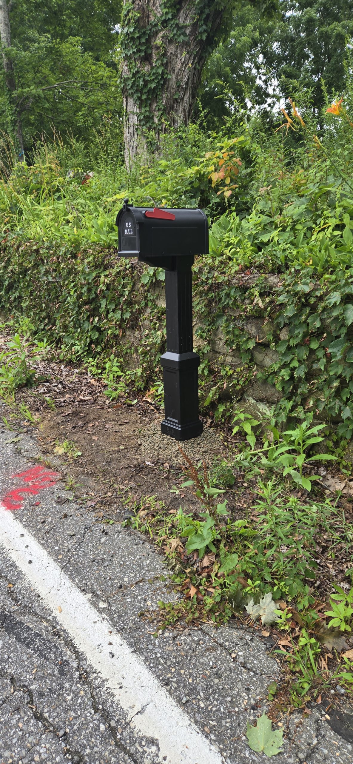 new black palstic mailbox